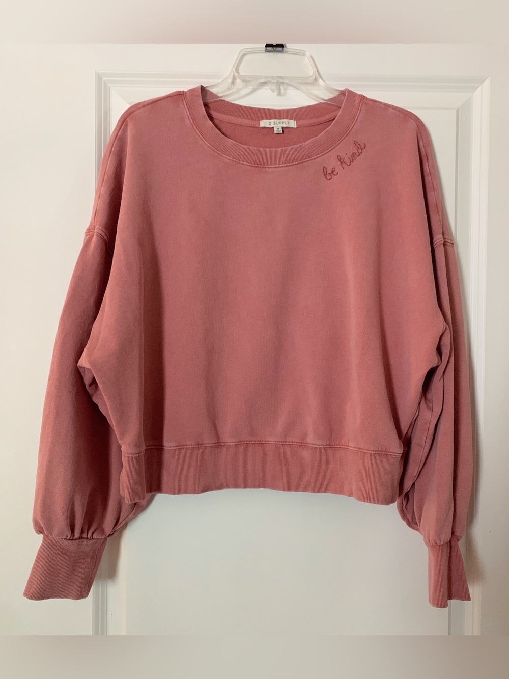 Z Supply Dusty Rose 'Be Kind' Cropped Crewneck Sweatshirt